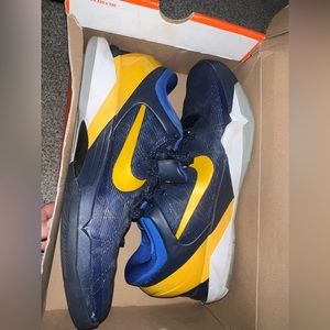 Gently Used Kobe VII mens size 15